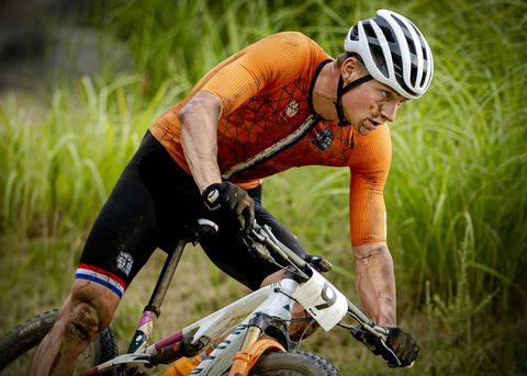 Mathieu van der Poel aast op unieke hattrick en doet mee aan WK mountainbike