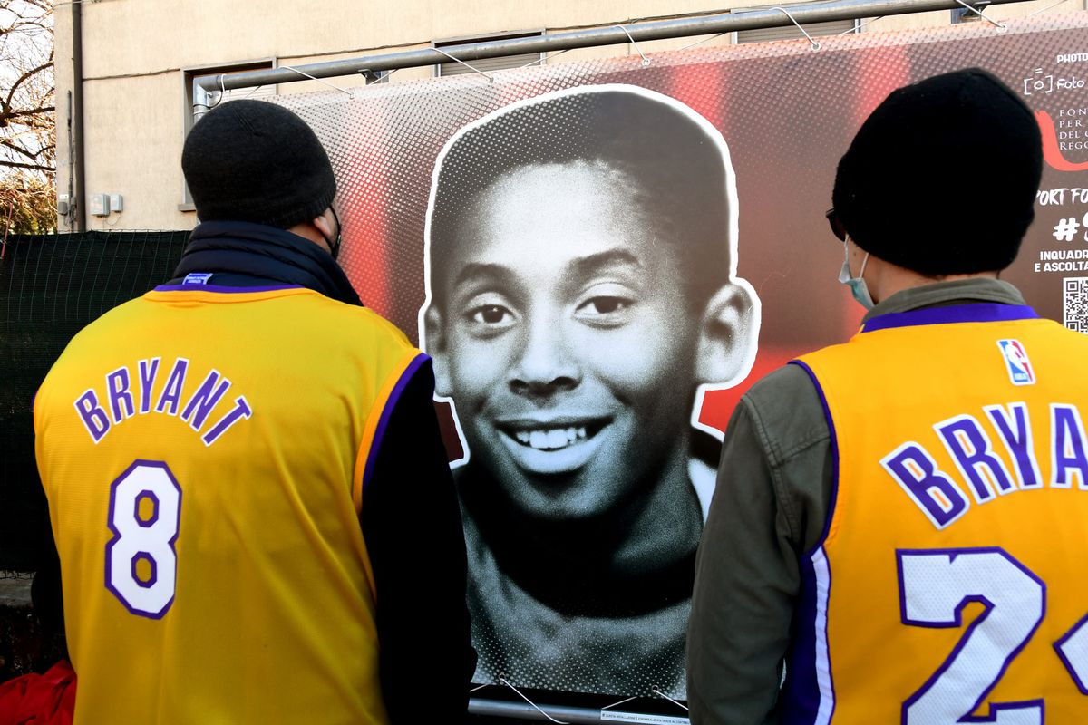 📸 | Italiaans dorpje opent plein als eerbetoon aan Kobe Bryant