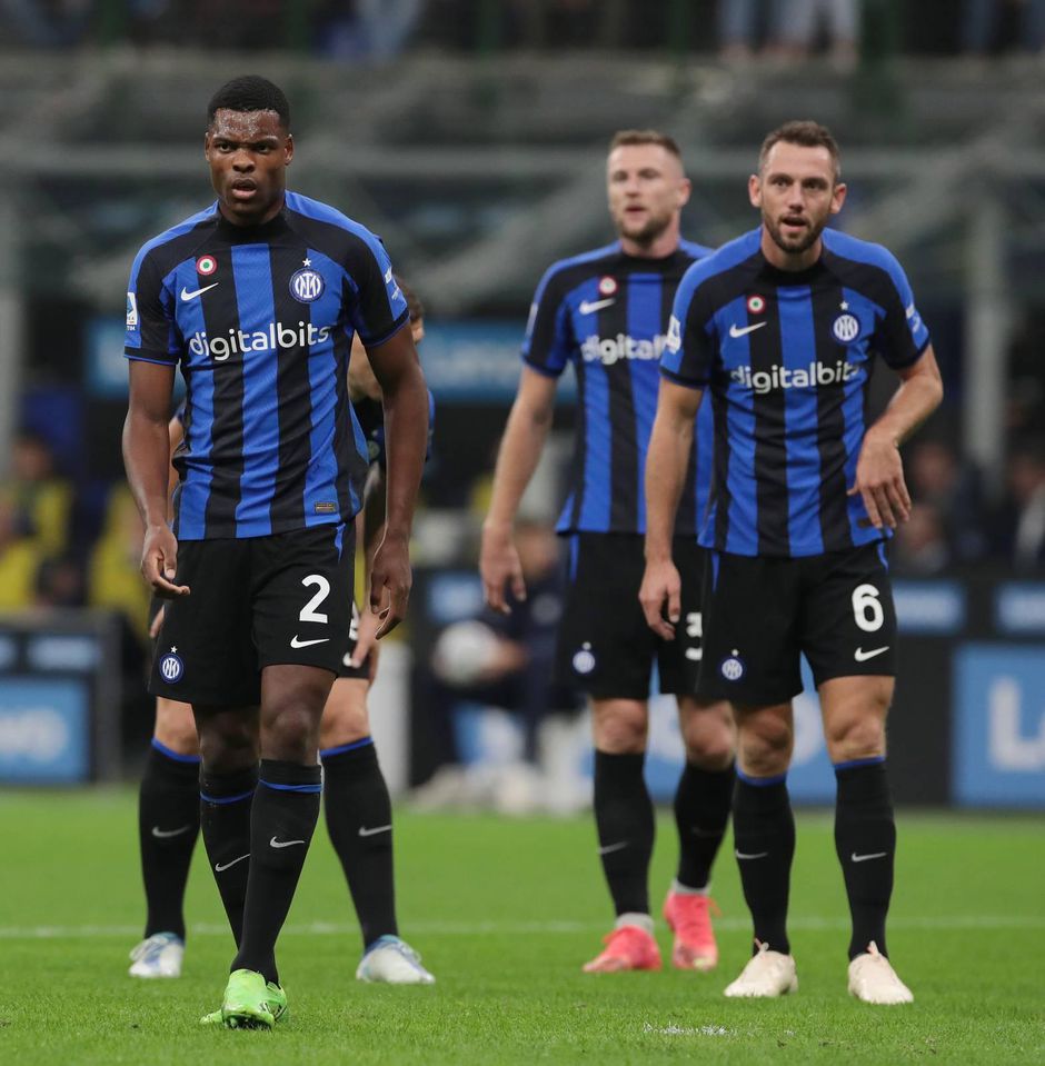 Oh nee! Denzel Dumfries en Stefan de Vrij voorlopig aan de kant bij Inter