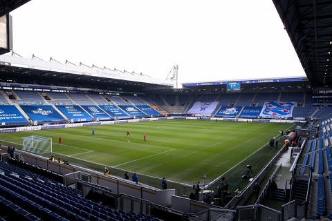 📸 | Grasmat van Heerenveen ligt er beroerd bij voor bekerpot