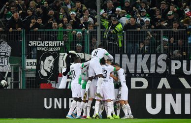 🎥 | Borussia Mönchengladbach wint topper van Bayern door penalty in extra tijd