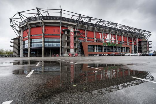 Onderhandelingen over redding FC Twente op dood spoor