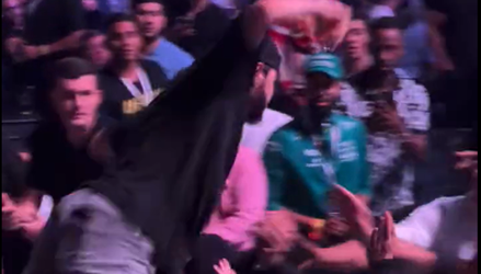 🎥 | UFC-vechter Paulo Costa aangevallen door fan tijdens kaart waar hij zelf geblesseerd afhaakte