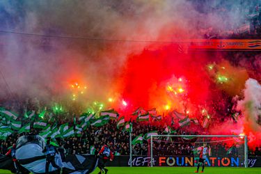 UEFA keurt een 'haatdragend' spandoek van Feyenoord-supporters af