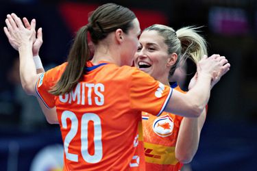 🧡 | Handbalvrouwen Oranje zonder te spelen door naar kwartfinales WK