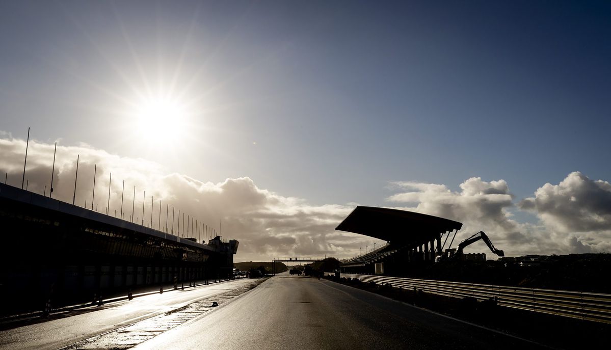 Davina Michelle zingt het Wilhelmus voor GP Zandvoort