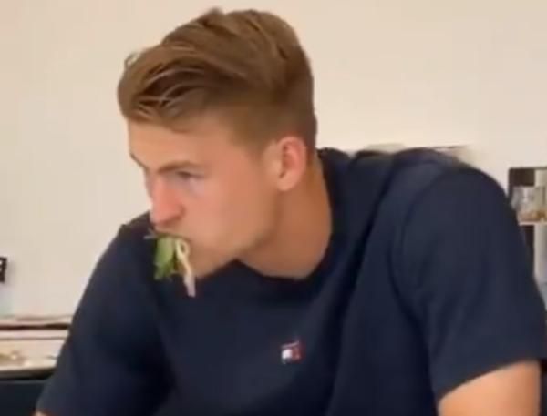 🎥 | Lol om De Ligt: ‘Je eet als The Hulk’