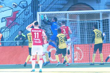 MVV wint verhitte Limburgse derby met 2 rode kaarten van Roda JC