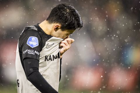 AZ laat tegen Utrecht de kans liggen om op gelijke hoogte te komen met Feyenoord