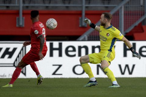 Foutenfestival in Enschede: FC Twente en Feyenoord maken er een potje van
