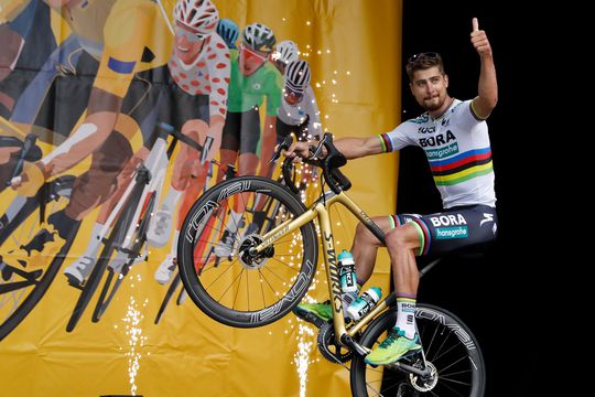 Knettergekke Sagan geeft toe: 'Ik kan maar moeilijk serieus doen'