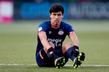 FC Emmen komt dankzij invaller Pedersen 2-0 achterstand tegen PSV te boven en stunt met punt