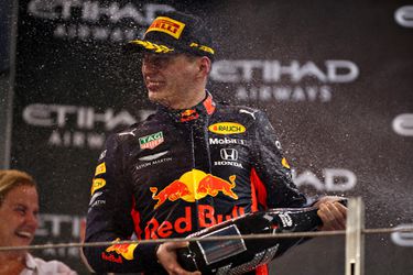 'Zoveel geld verdiende Verstappen in het afgelopen Formule 1-seizoen'