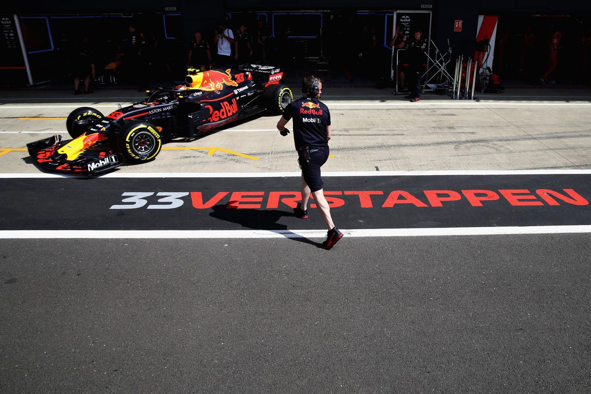 Verstappen: 'Steeds als ik denk dat een race saai wordt, wordt het leuk'