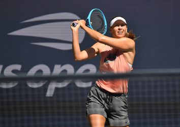 Sharapova heeft geen succes bij comeback
