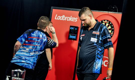 Martijn Kleermaker ziet tijdens 'analyse-job' bij RTL 7 dat darter ZIJN walk-on-nummer gebruikt