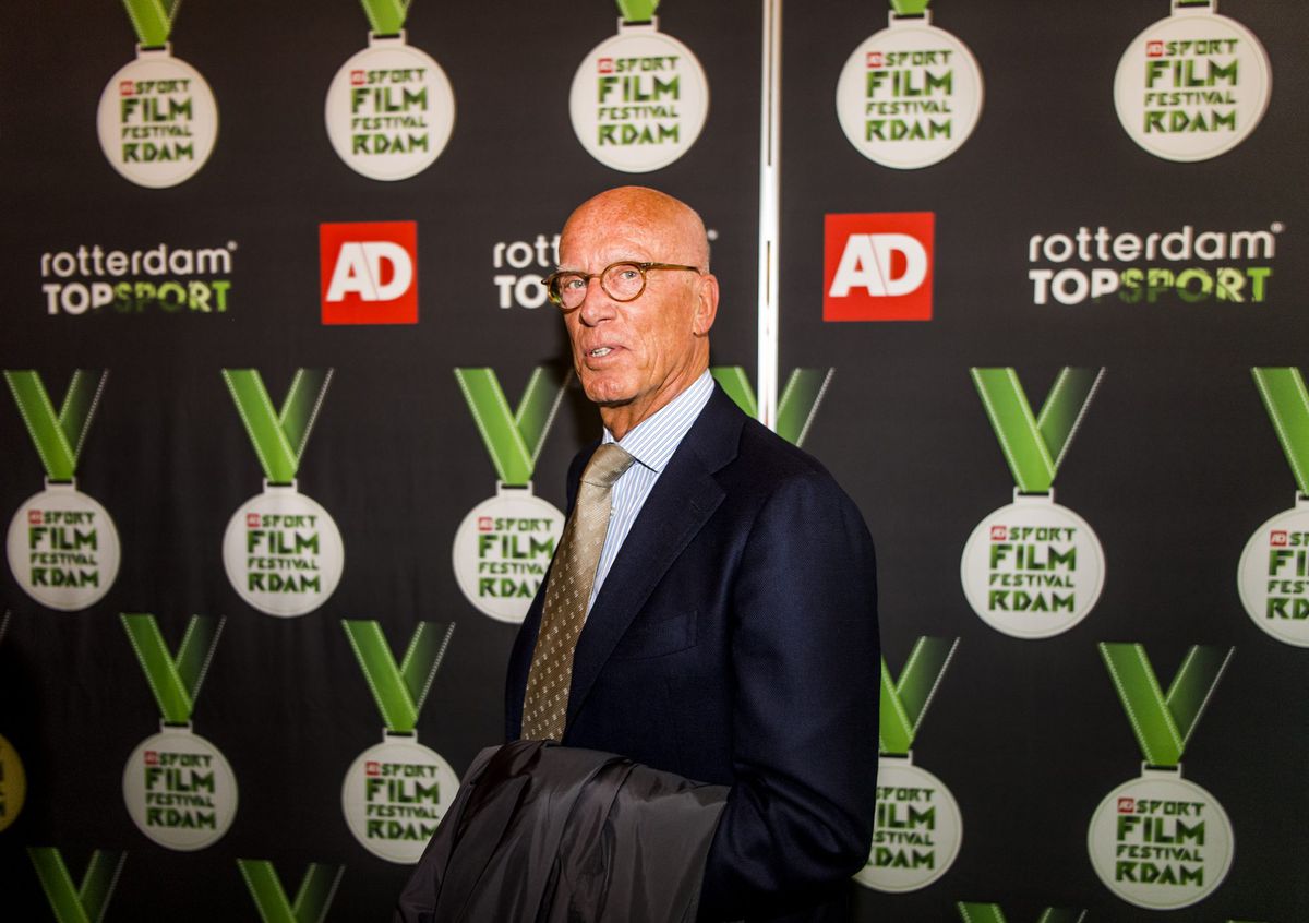 Oud-Feyenoordvoorzitter Van den Herik fel tegen nieuw stadion: 'Renoveer de Kuip'