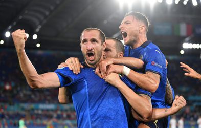 🎥 | Acteur Giorgio Chiellini schreeuwt het uit na goal maar maakte hands!