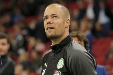 Buijs noemt rode kaart tegen Ajax lachwekkend: 'Dacht dat Frans Bauer tevoorschijn kwam'