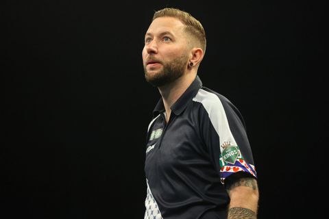 Noppert wordt overtuigend groepshoofd en gaat als 2e Nederlander door in Grand Slam of Darts