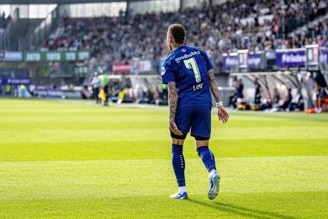 Peter Bosz deelt blessure-update voor duel met Ajax