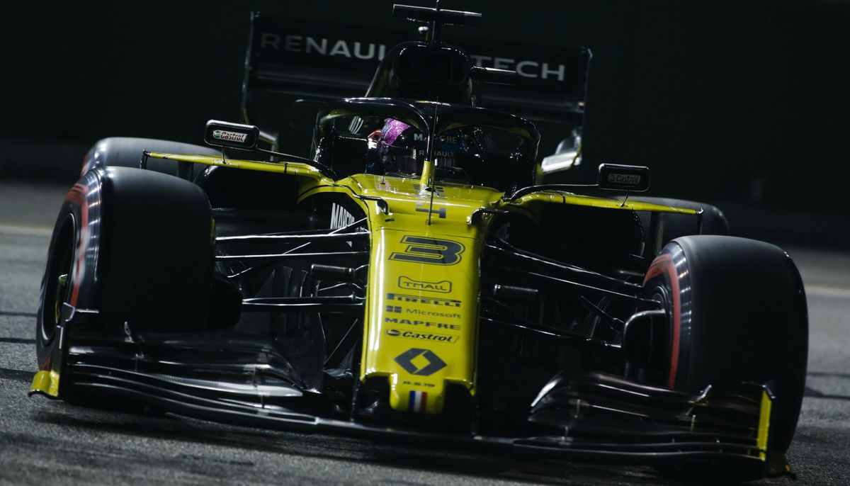 Disqualified! Ricciardo overtreedt regels en start vanuit de pits in Singapore