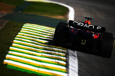 🇧🇷 | Max Verstappen wint ook in Brazilië en en verbreekt stokoud record uit 1952
