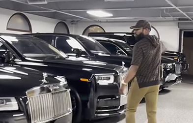🎥 | Floyd Mayweather showt dikke bolides: 'Dit noemen we de Sweet Sixteen'