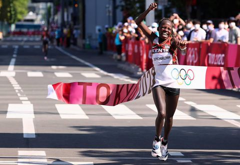 Olympische marathon: goud én zilver voor Kenia, Deelstra beste Nederlandse op plek 44