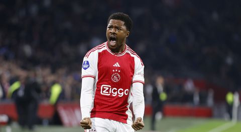 Ajax wint ondanks mazzel met ruime cijfers van Heerenveen