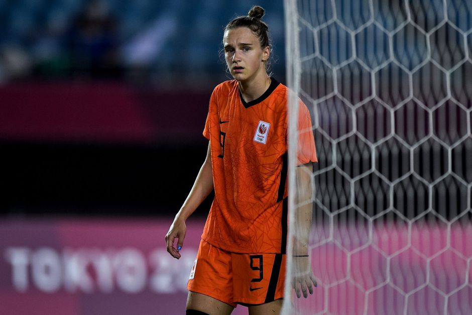 NOS moet last-minute op zoek naar nieuwe commentator voor Oranje Leeuwinnen tegen Brazilië