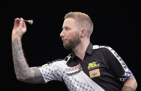 Danny Noppert gooit lekker maar verliest wel van Nathan Aspinall in kwartfinale EK