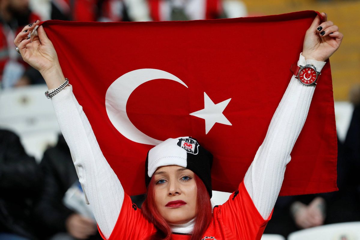 Banken pikken de miljardenschuld van Turkse topclubs niet langer en willen praten