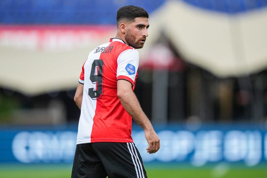 🎥 | Arne Slot is blij met wat hij zag van Alireza Jahanbakhsh