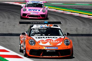 🎥 | Wilhelmus in Barcelona! Ten Voorde wint Porsche-race