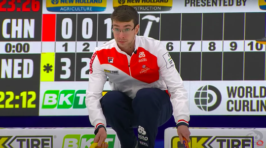 🎥 | Curlingmannen boeken EINDELIJK WK-zege, plaatsing voor Spelen wordt lastig