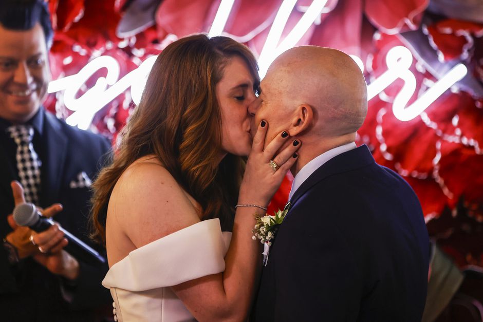 Let op Max Verstappen en Kelly Piquet: Jacques Villeneuve trouwt in F1-paddock in Las Vegas