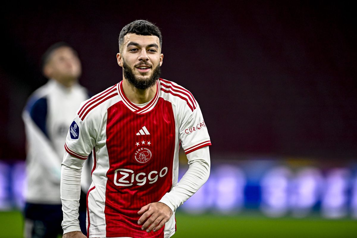 'Ajax kan topaankoop Georges Mikautadze weer verhuren aan de club waar hij van werd gekocht'