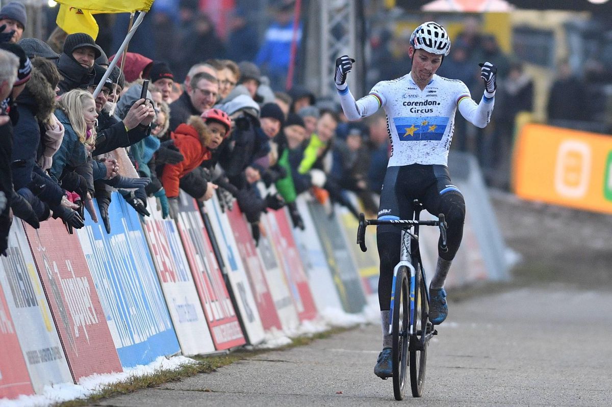 Van der Poel wint in Zonhoven 5e Superprestige van het seizoen