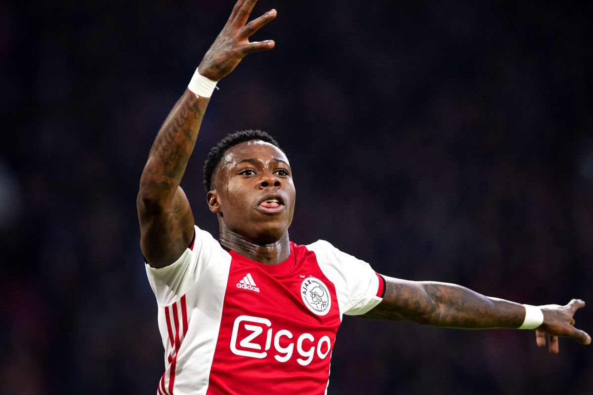 Ajax vergroot problemen PSV, maar ziet ook 3 sterkhouders geblesseerd uitvallen