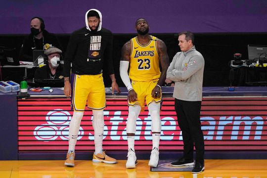 🎥 | Bizar: 2020-kampioen LA Lakers ligt al na 1 ronde uit de NBA play-offs, LeBron James dus ook klaar
