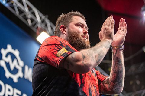 Waarom Michael Smith niet graag meer van Raymond van Barneveld verliest