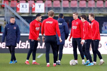 Dit is de AZ-speler die geschorst was wegens 'gokken'