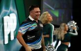 Gerwyn Price verrassend positief na uitschakeling WK darts: 'Waardeer hoe publiek achter me stond'