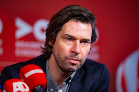 John de Jong blijft nog 2 jaar verantwoordelijk voor de transfers bij PSV en krijgt extra hulp