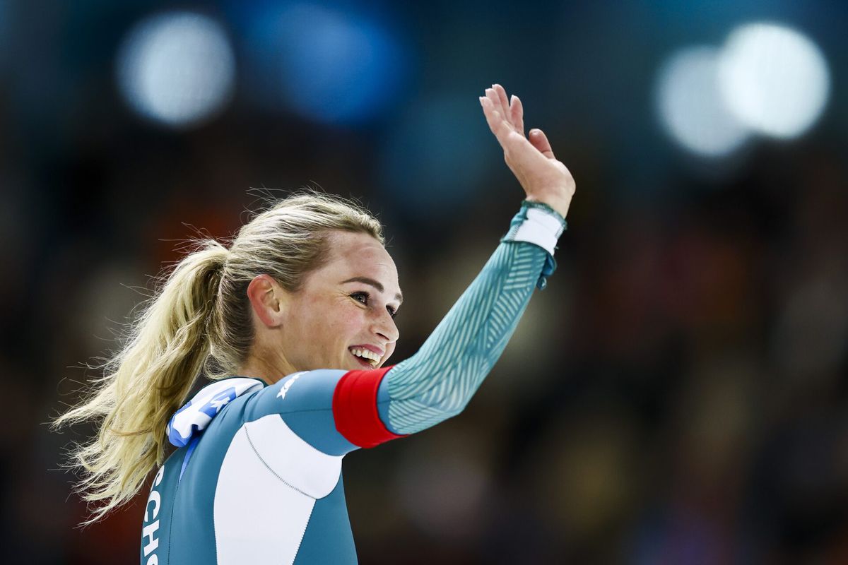 Irene Schouten wint 3000 meter op WCK met geweldige tijd