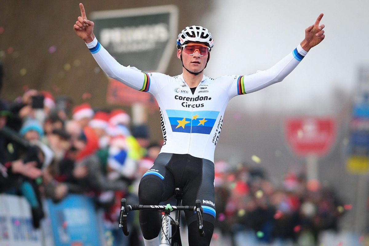 Mathieu van der Poel in Sint-Niklaas voor 16e keer dit seizoen de beste