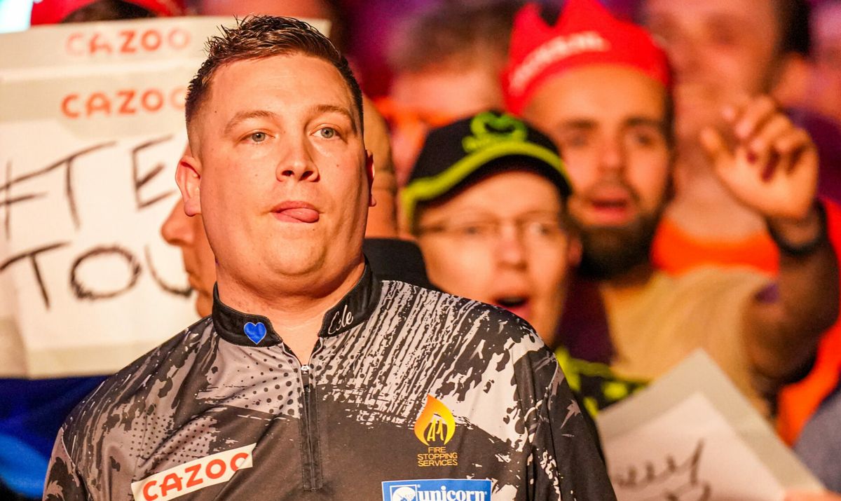 Chris Dobey zit vlak voor pot tegen Michael van Gerwen nog op Twitter