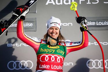 Olympisch kampioene Rebensburg pakt 1e WB-zege super-G in Lake Louise