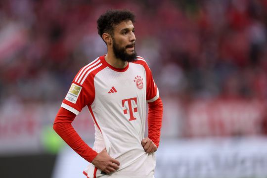 Noussair Mazraoui traint in zijn uppie bij Bayern München na post over Palestina